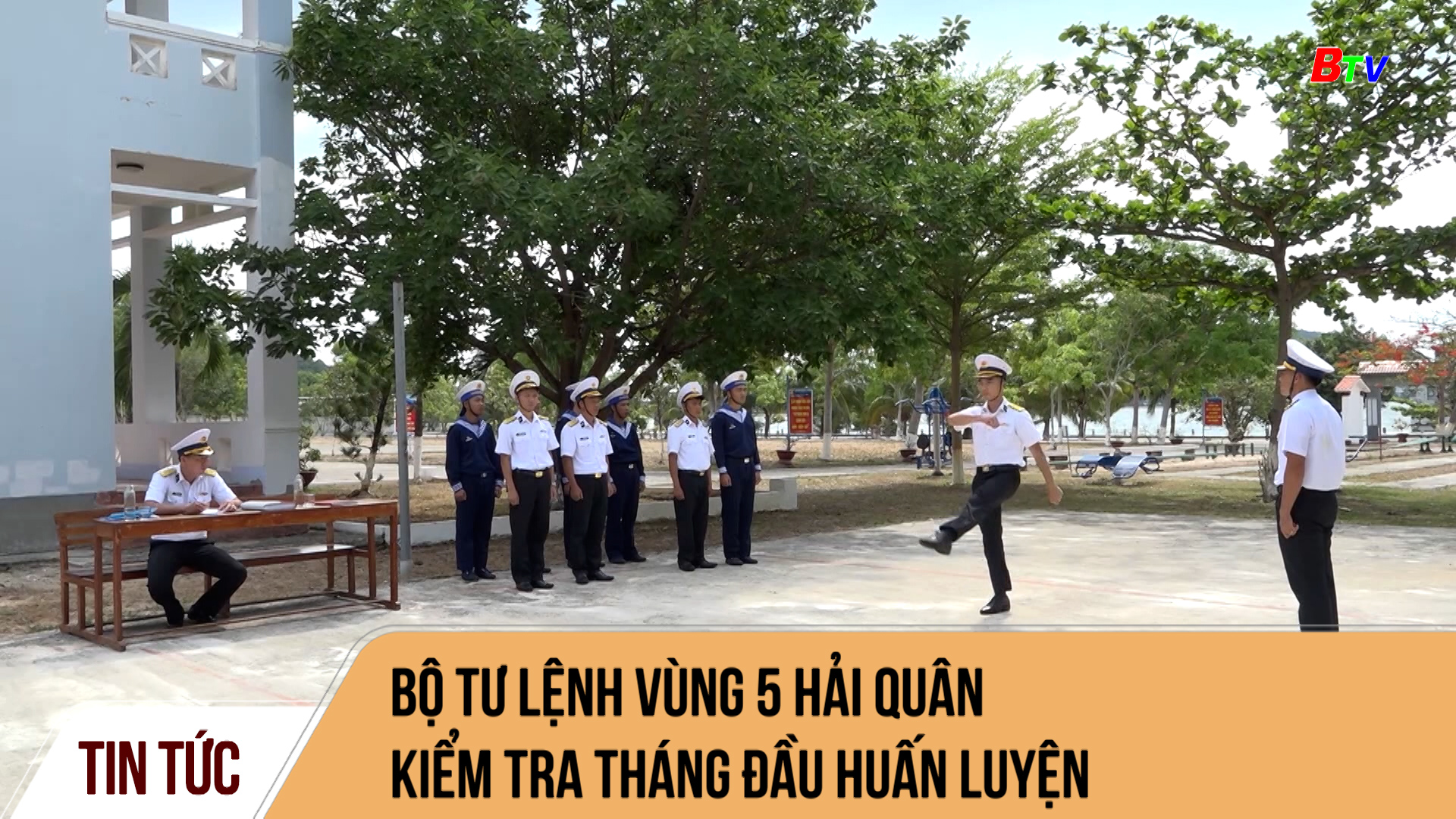 Bộ Tư lệnh Vùng 5 Hải quân kiểm tra tháng đầu huấn luyện